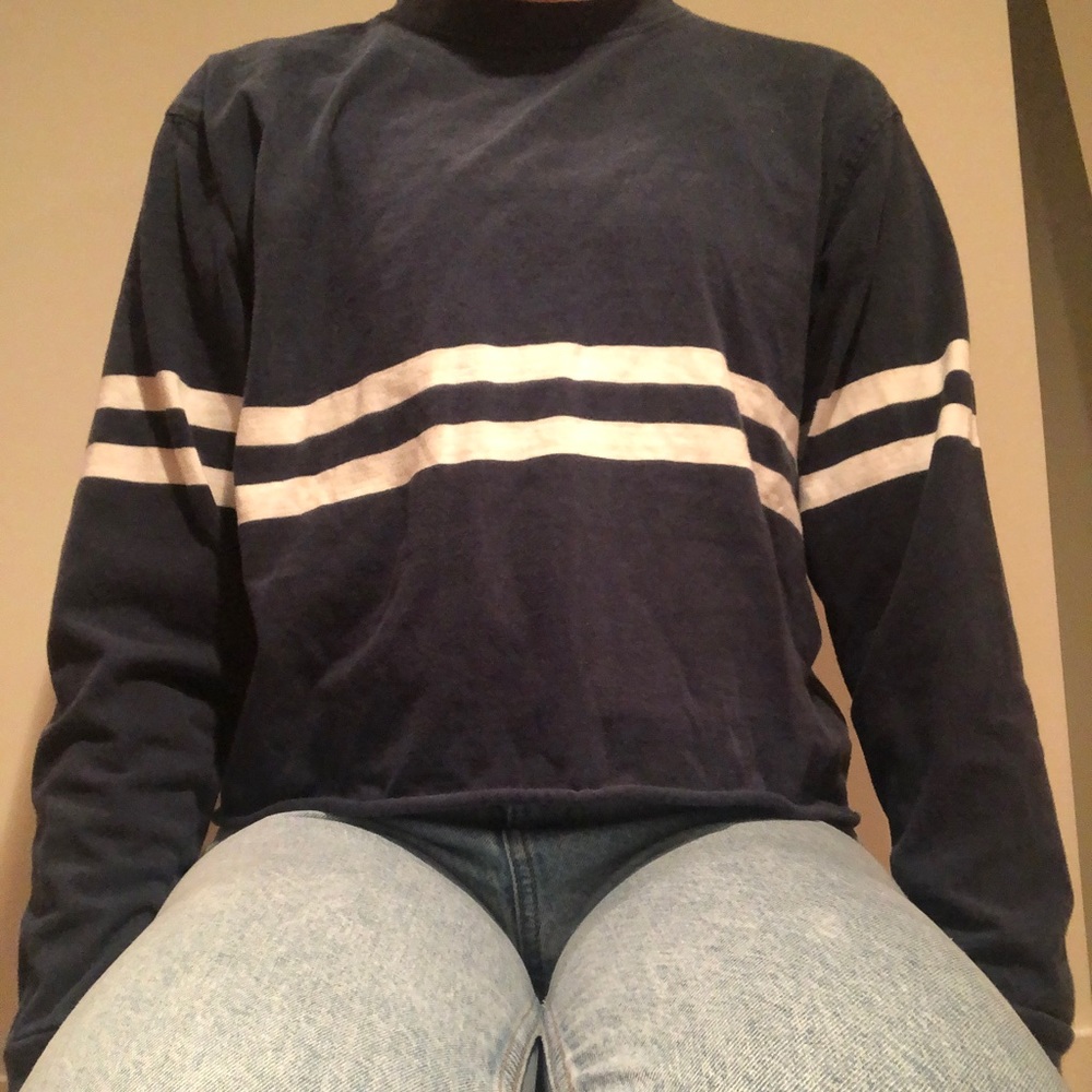 brandy melville longsleeve shirt - Picture 2 of 2